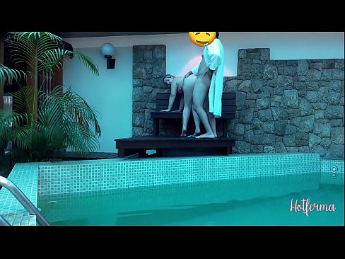 ❤️ Šef poziva sobaricu na bazen, ali nije mogao odoljeti vrućini Tvrdi porno kod nas ☑